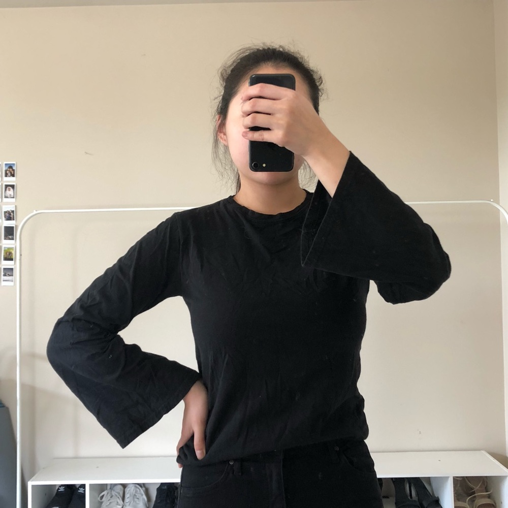 Black wide sleeve long top